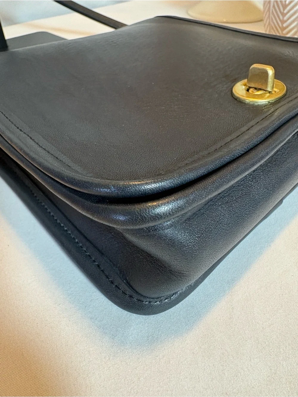 Coach vintage compact pouch bag, creed is pre-1994, the color is a deep NAVY